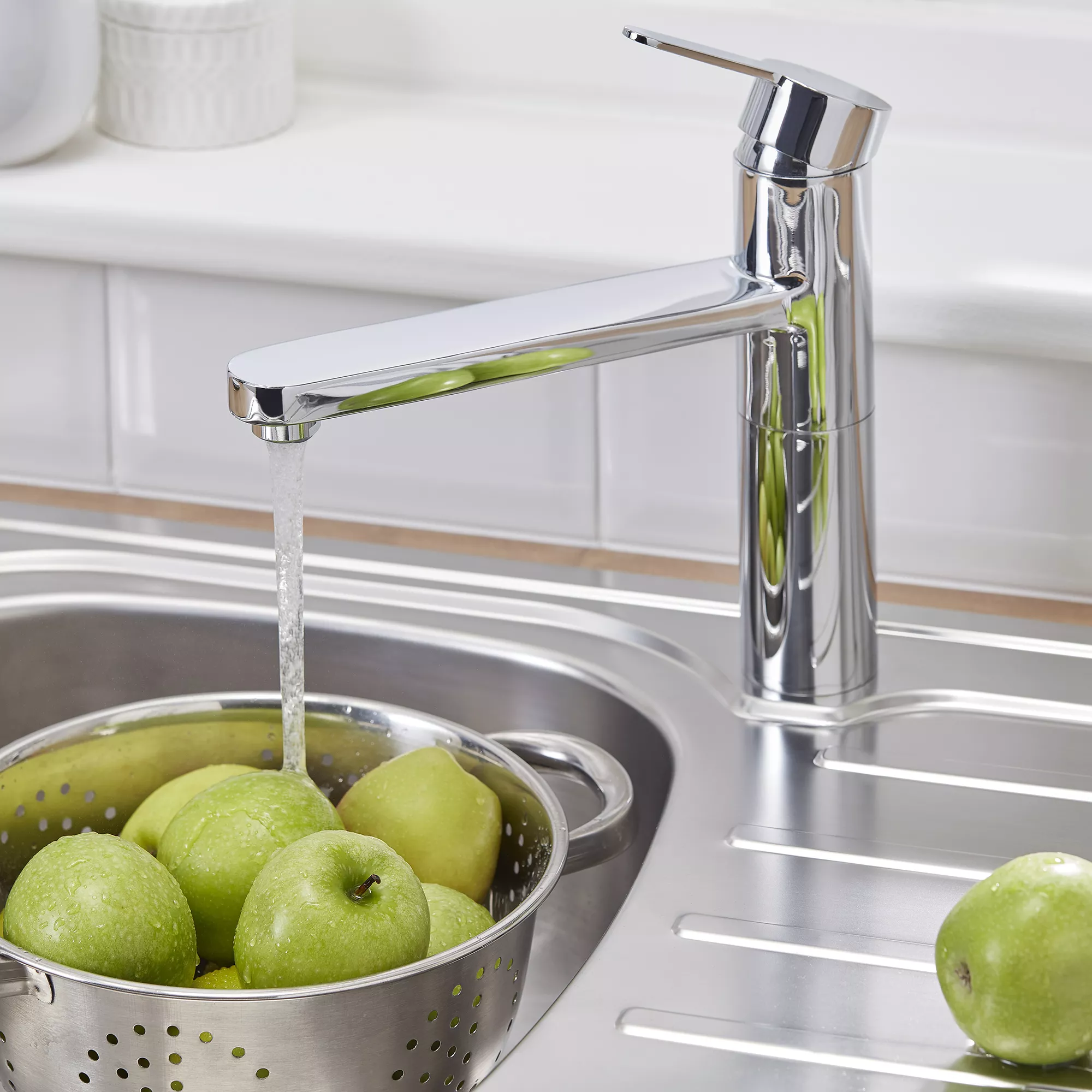 Cooke & Lewis Alysa Chrome Effect Kitchen Top Lever Tap 9 Cooke & Lewis Alysa Chrome Effect Kitchen Top Lever Tap - Image 7