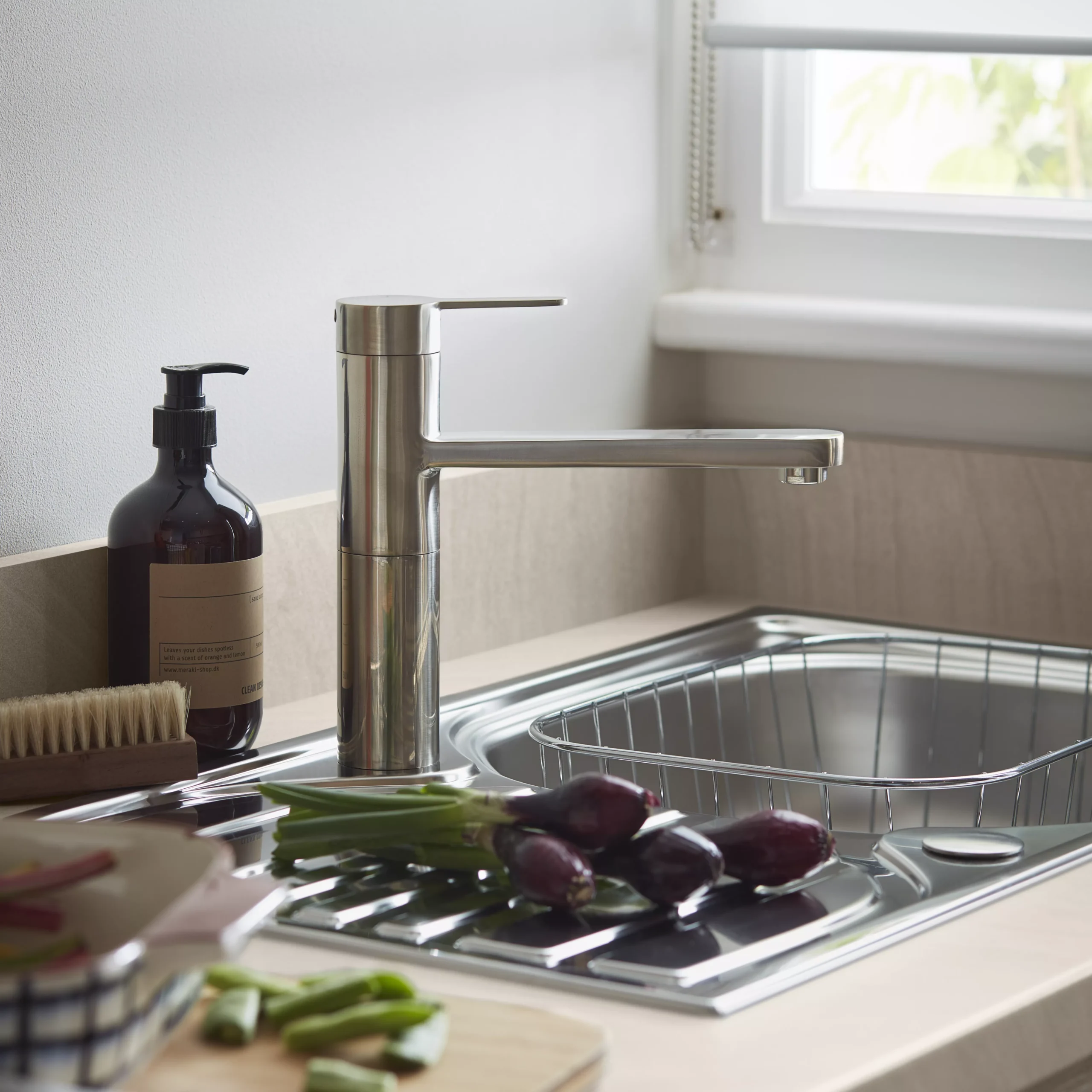 Cooke & Lewis Alysa Chrome Effect Kitchen Top Lever Tap 14 Cooke & Lewis Alysa Chrome Effect Kitchen Top Lever Tap - Image 12