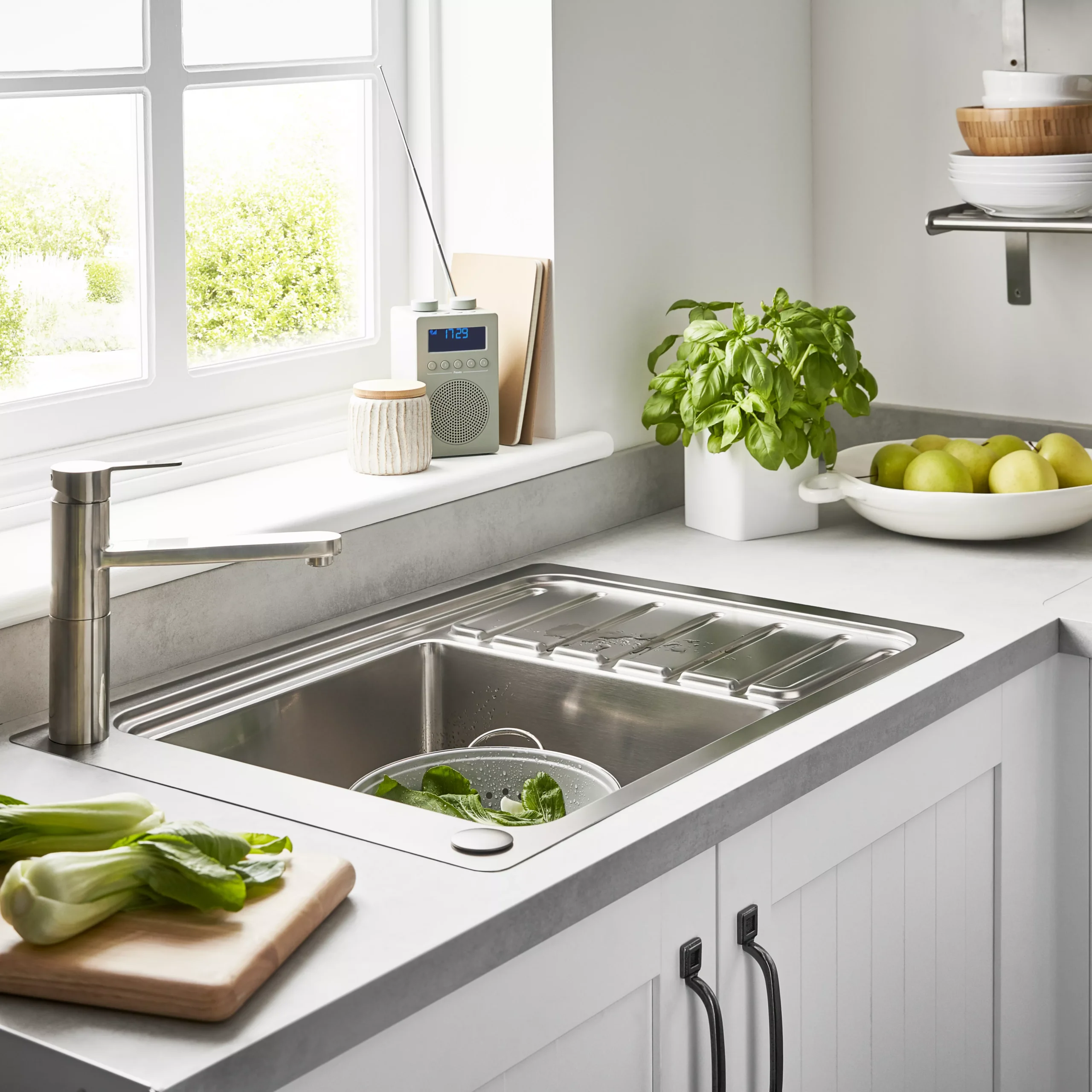 Cooke & Lewis Alysa Chrome Effect Kitchen Top Lever Tap 13 Cooke & Lewis Alysa Chrome Effect Kitchen Top Lever Tap - Image 11