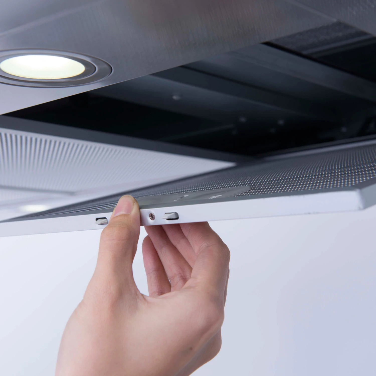 Cooke & Lewis CLIBHS90 Stainless Steel Island Cooker Hood (W)90cm 9 Cooke & Lewis CLIBHS90 Stainless Steel Island Cooker Hood (W)90cm - Image 7