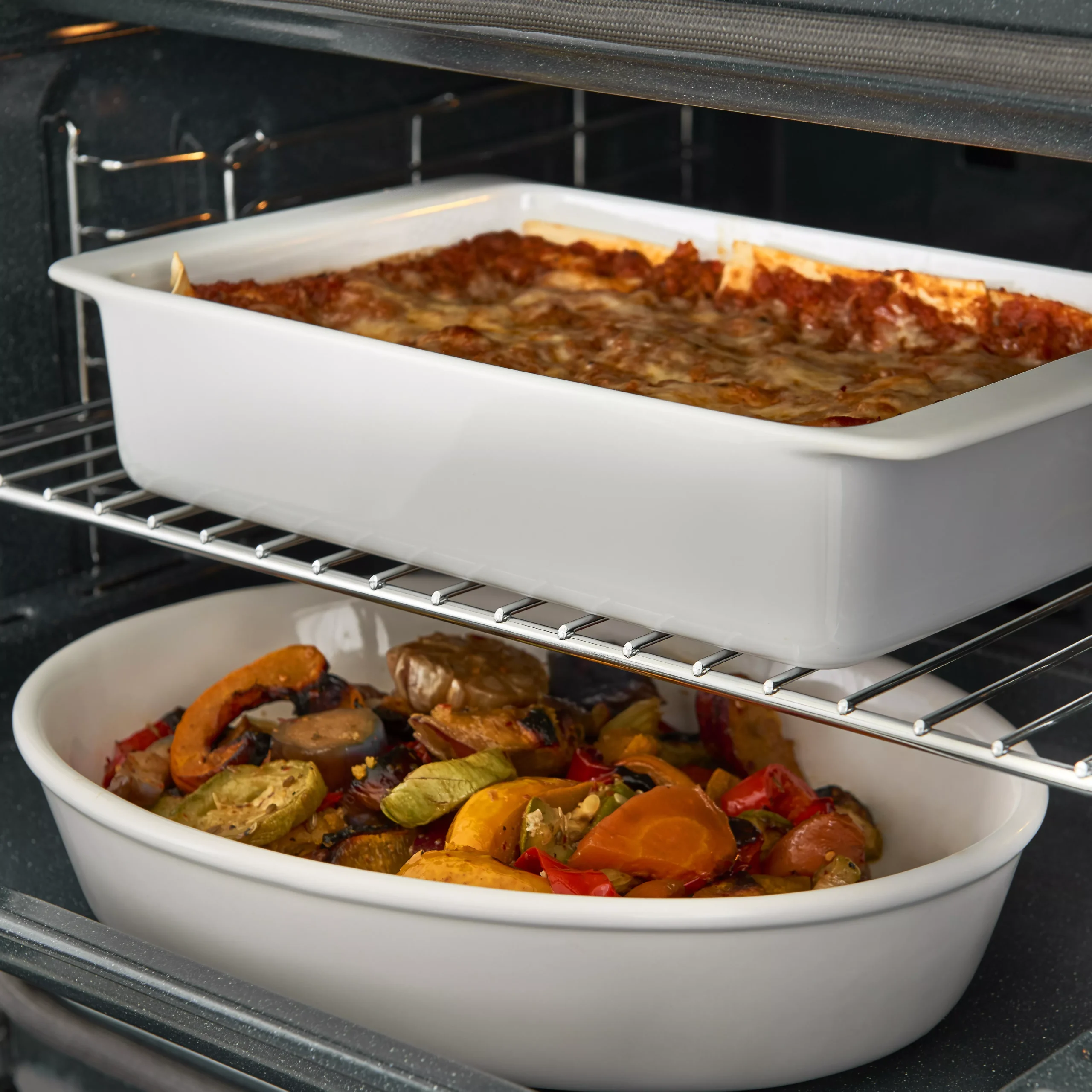 Cooke & Lewis CLPYBLa Built-in Single Multifunction Oven - Black 6 Cooke & Lewis CLPYBLa Built-in Single Multifunction Oven - Black - Image 4