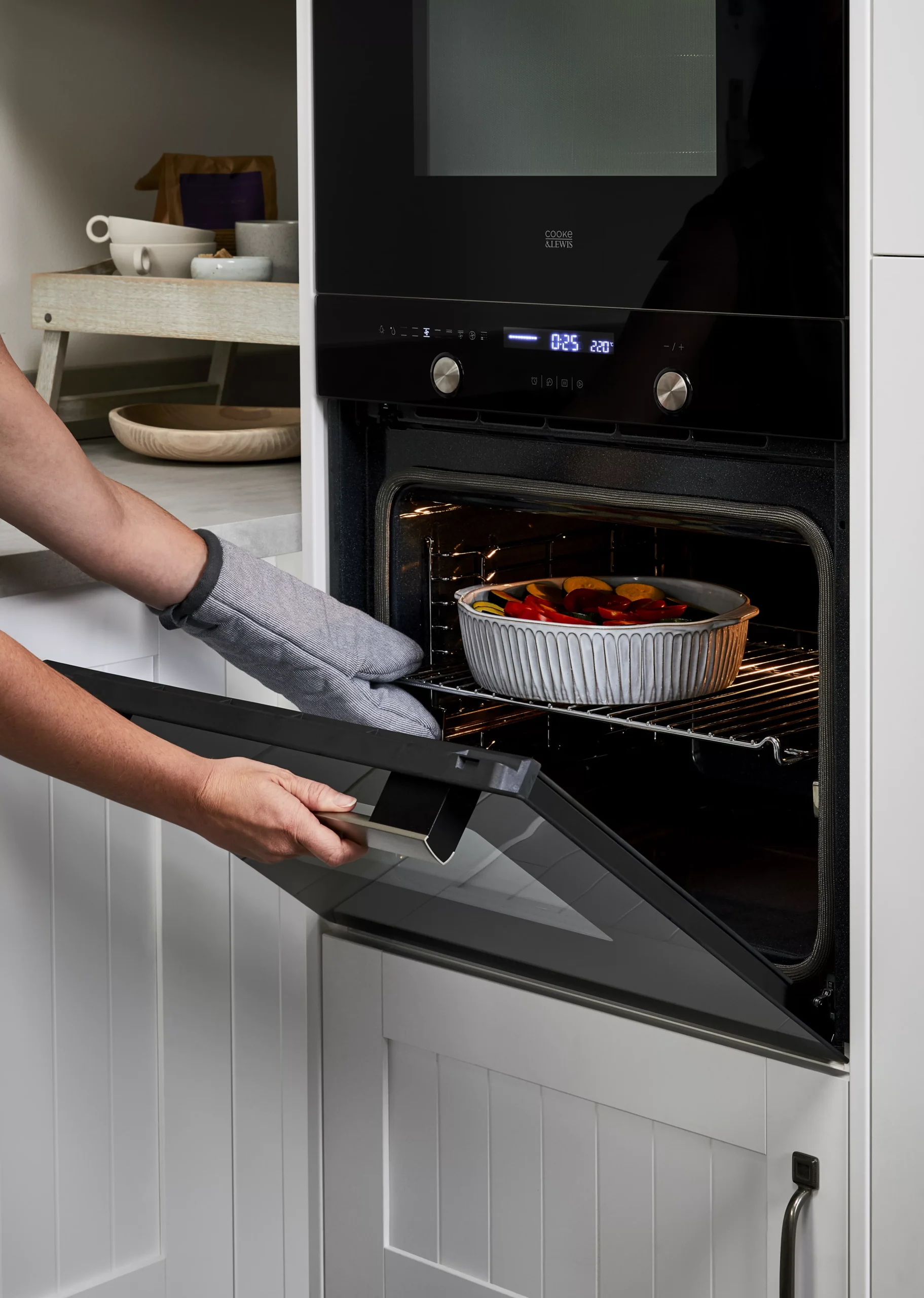 Cooke & Lewis CLPYBLa Built-in Single Multifunction Oven - Black 8 Cooke & Lewis CLPYBLa Built-in Single Multifunction Oven - Black - Image 6