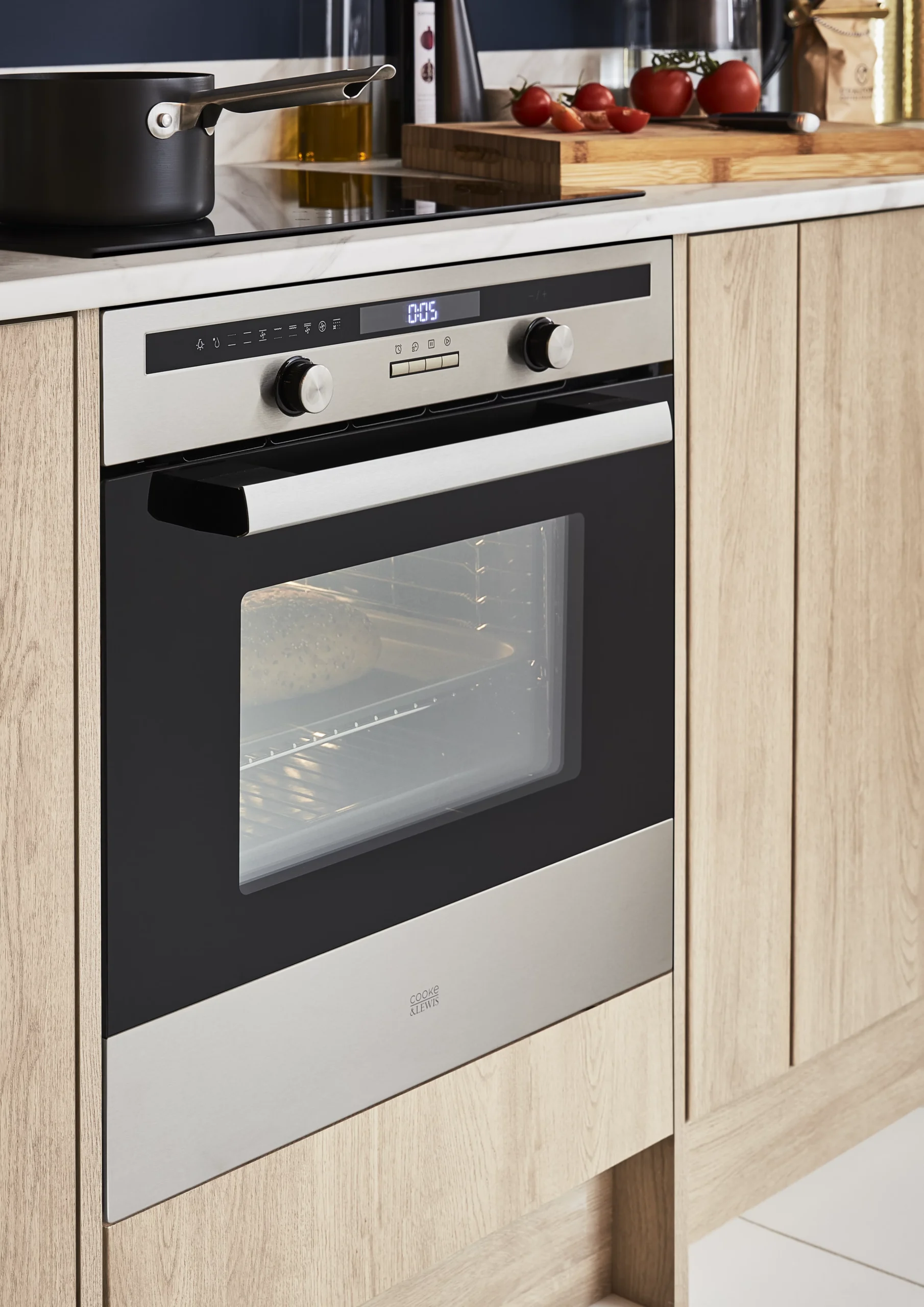 Cooke & Lewis CLPYSTa Built-in Single Pyrolytic Oven - Brushed Black & Grey Stainless Steel Effect 16 Cooke & Lewis CLPYSTa Built-in Single Pyrolytic Oven - Brushed Black & Grey Stainless Steel Effect - Image 14