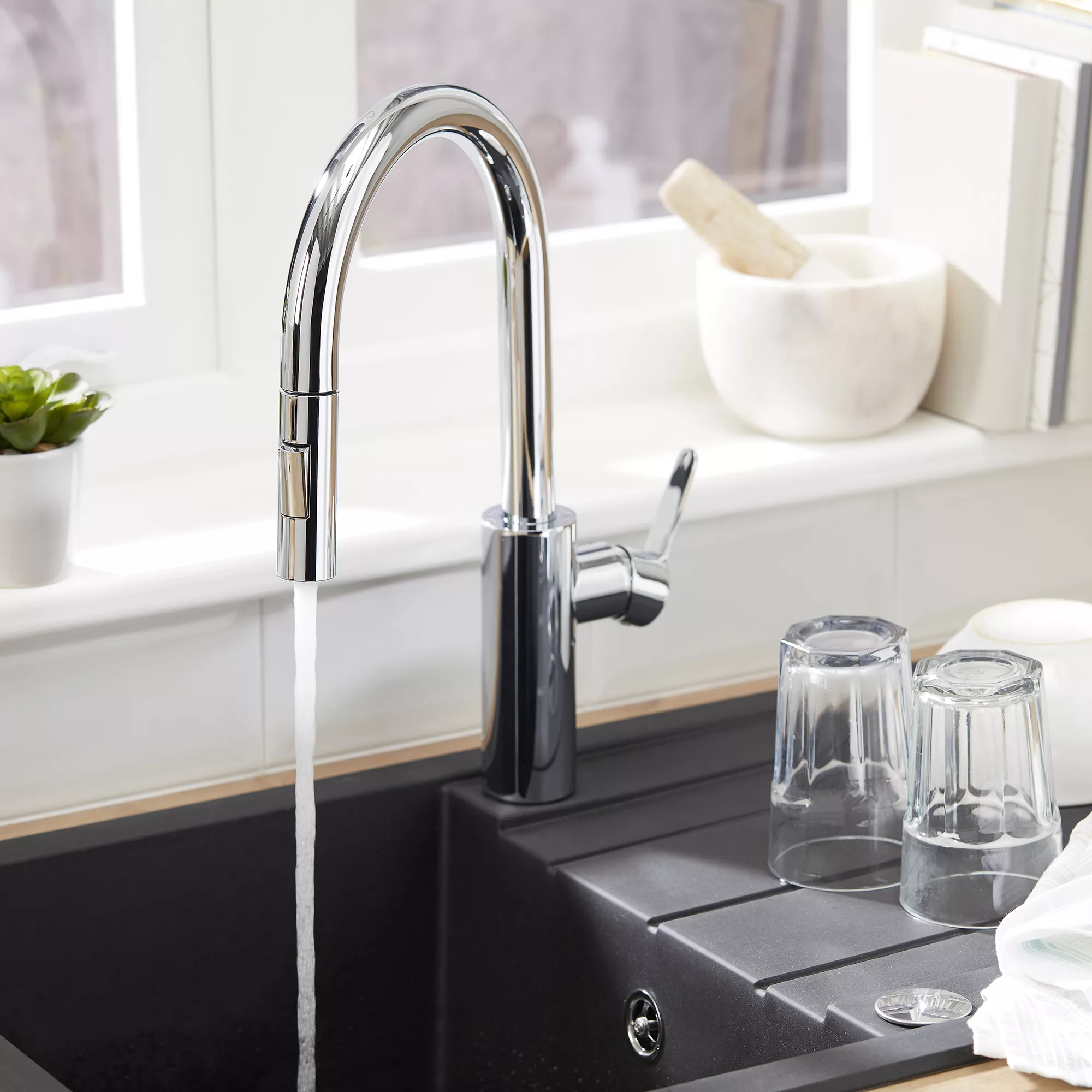 Cooke & Lewis Kareena Chrome Effect Kitchen Side Lever Pull Out Tap 9 Cooke & Lewis Kareena Chrome Effect Kitchen Side Lever Pull Out Tap - Image 7