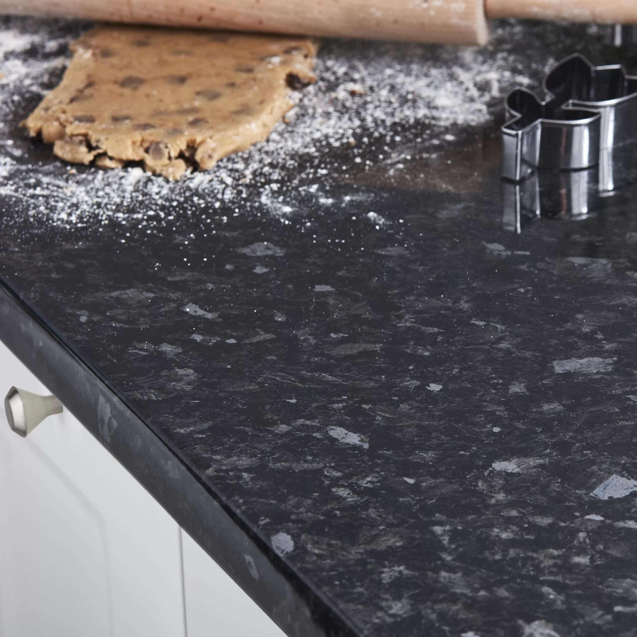 GoodHome 38mm Kabsa Gloss Black Granite Effect Laminate Post-formed Kitchen Worktop, (L)3000mm 9 GoodHome 38mm Kabsa Gloss Black Granite Effect Laminate Post-formed Kitchen Worktop, (L)3000mm - Image 7