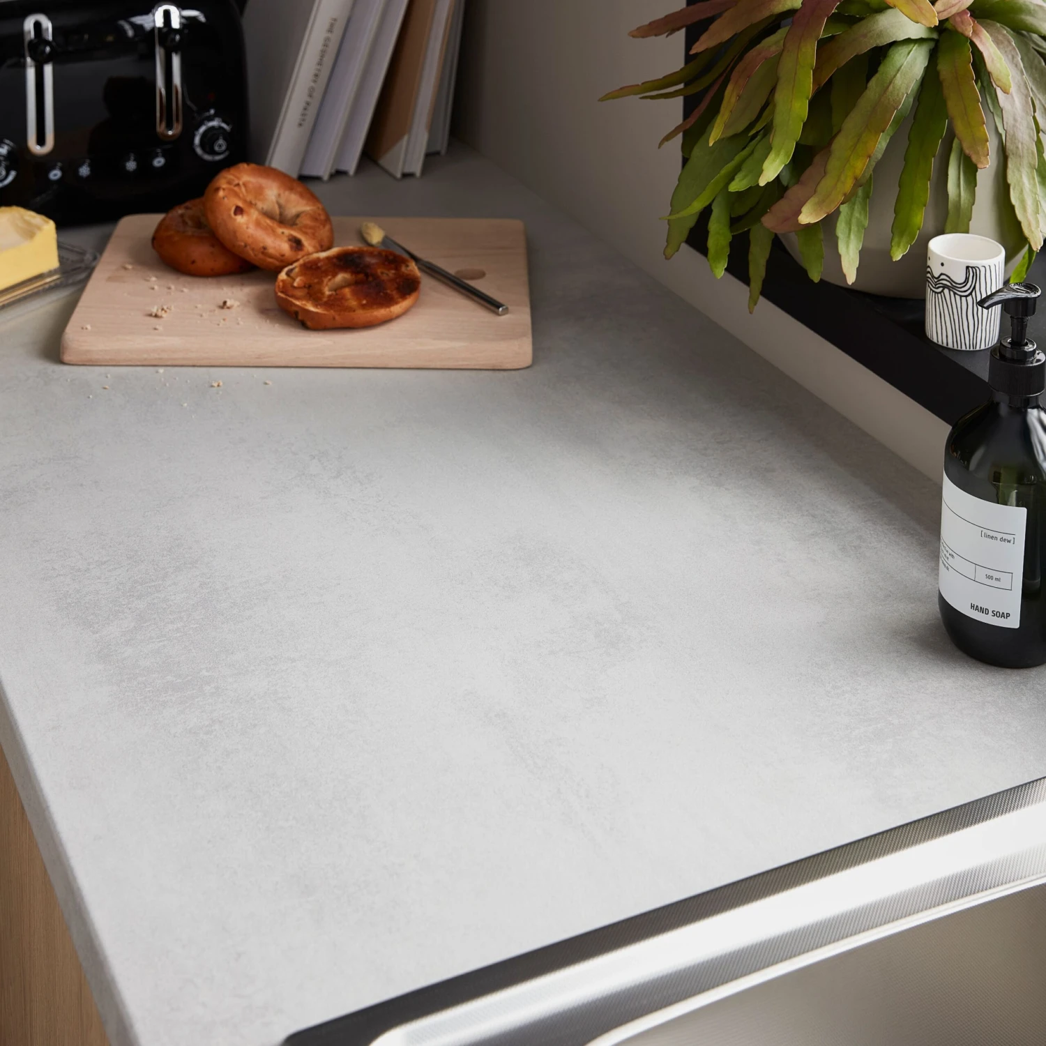 GoodHome 38mm Kala Matt Grey Concrete Effect Laminate & Particle Board Square Edge Kitchen Worktop, (L)3000mm 8 GoodHome 38mm Kala Matt Grey Concrete Effect Laminate & Particle Board Square Edge Kitchen Worktop, (L)3000mm - Image 6
