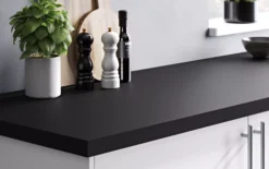 GoodHome 38mm Super Matt Black Chipboard & Laminate Square Edge Kitchen Worktop, (L)3000mm -Prime Kitchen goodhome 38mm super matt black chipboard laminate square edge kitchen worktop l 3000mm3663602635000 22i