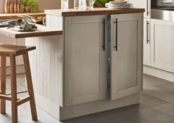 GoodHome 40mm Hinita Oiled Natural Solid Oak Square Edge Kitchen Worktop, (L)3000mm -Prime Kitchen goodhome 40mm hinita oiled natural solid oak square edge kitchen worktop l 3000mm3663602635567 23i