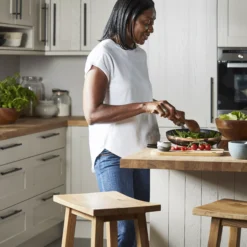 GoodHome 40mm Hinita Oiled Natural Solid Oak Square Edge Kitchen Worktop, (L)3000mm -Prime Kitchen goodhome 40mm hinita oiled natural solid oak square edge kitchen worktop l 3000mm3663602635567 32i