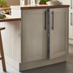 GoodHome 40mm Hinita Oiled Natural Solid Oak Square Edge Kitchen Worktop, (L)3000mm -Prime Kitchen goodhome 40mm hinita oiled natural solid oak square edge kitchen worktop l 3000mm3663602635567 33i