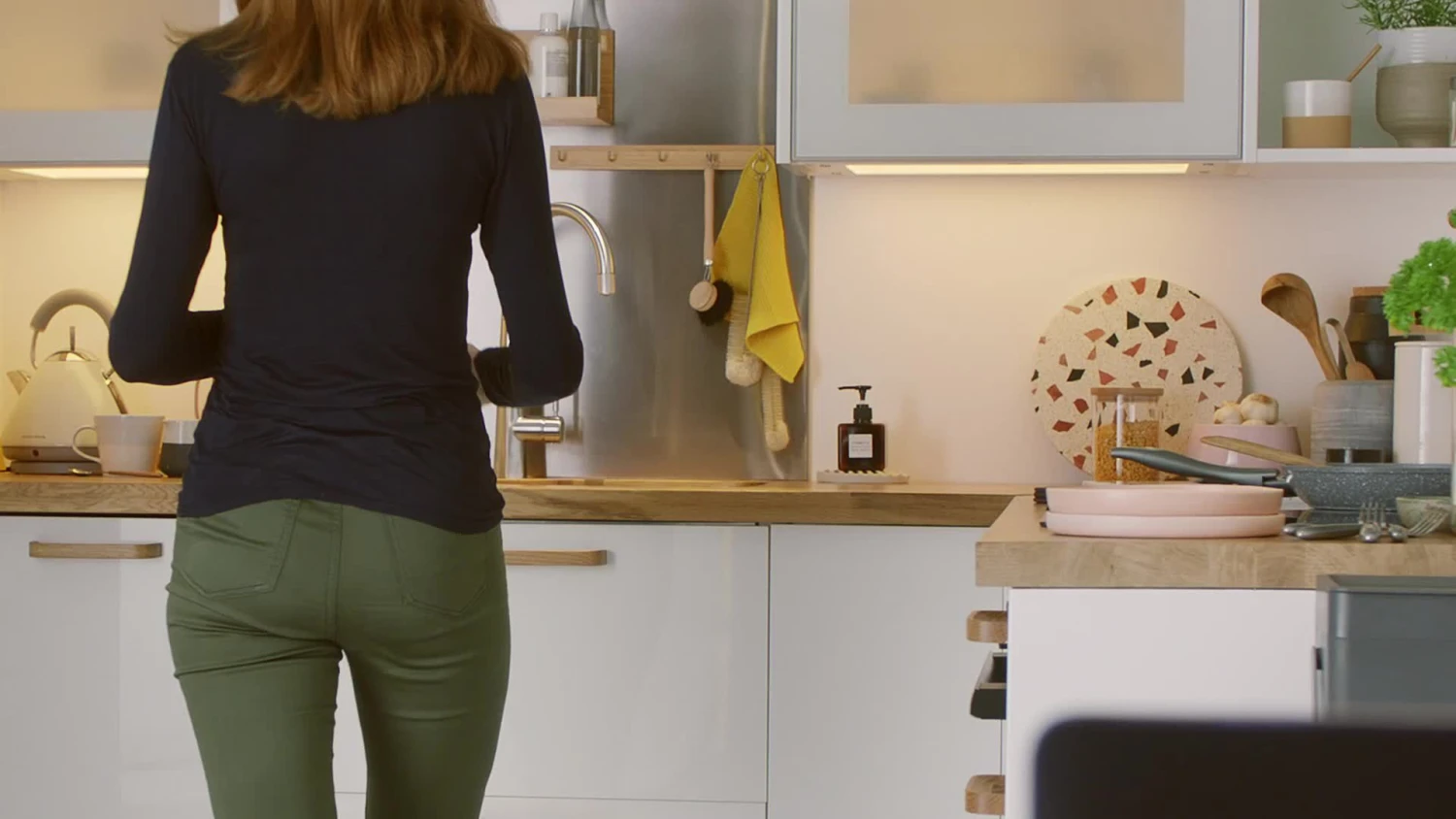 GoodHome Argania Black Graphite Effect Kitchen Side Lever Tap 4 GoodHome Argania Black Graphite Effect Kitchen Side Lever Tap - Image 2