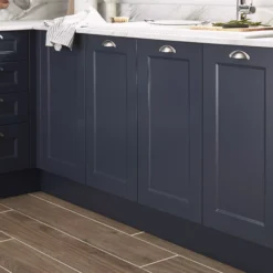 GoodHome Artemisia Midnight Blue Classic Shaker Highline Cabinet Door (W)500mm (H)715mm (T)18mm -Prime Kitchen goodhome artemisia midnight blue classic shaker highline cabinet door w 500mm h 715mm t 18mm3663602472575 01i bq