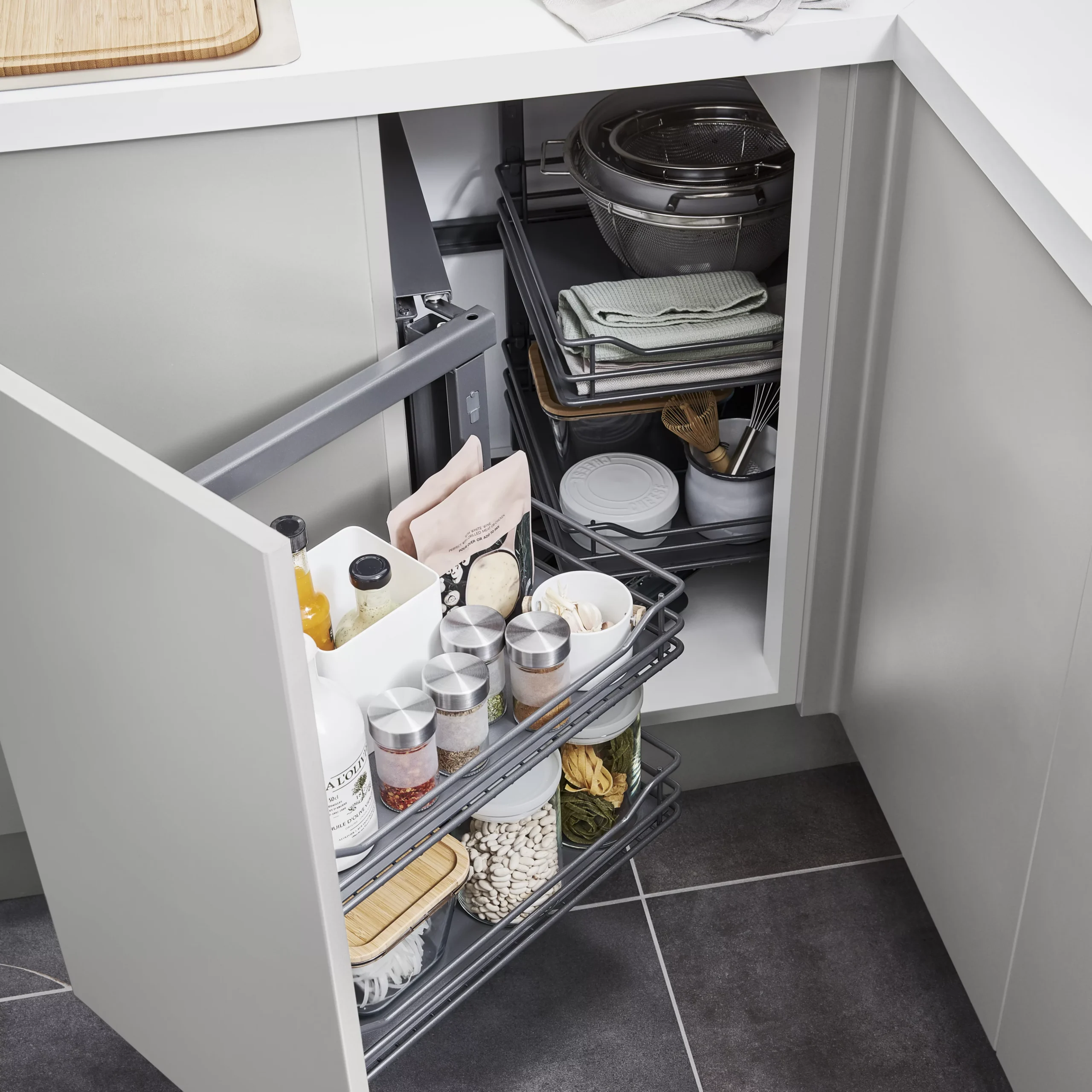 GoodHome Pebre Anthracite Soft-open Left Outward Pull Out Storage, (H)639mm (W)855mm 7 GoodHome Pebre Anthracite Soft-open Left Outward Pull Out Storage, (H)639mm (W)855mm - Image 5