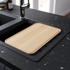 GoodHome Romesco Black Granite 1.5 Bowl Sink & Drainer (W)515mm X (L)1050mm -Prime Kitchen goodhome romesco black granite 1 5 bowl sink drainer w 515mm x l 1050mm5059340458519 04i 1