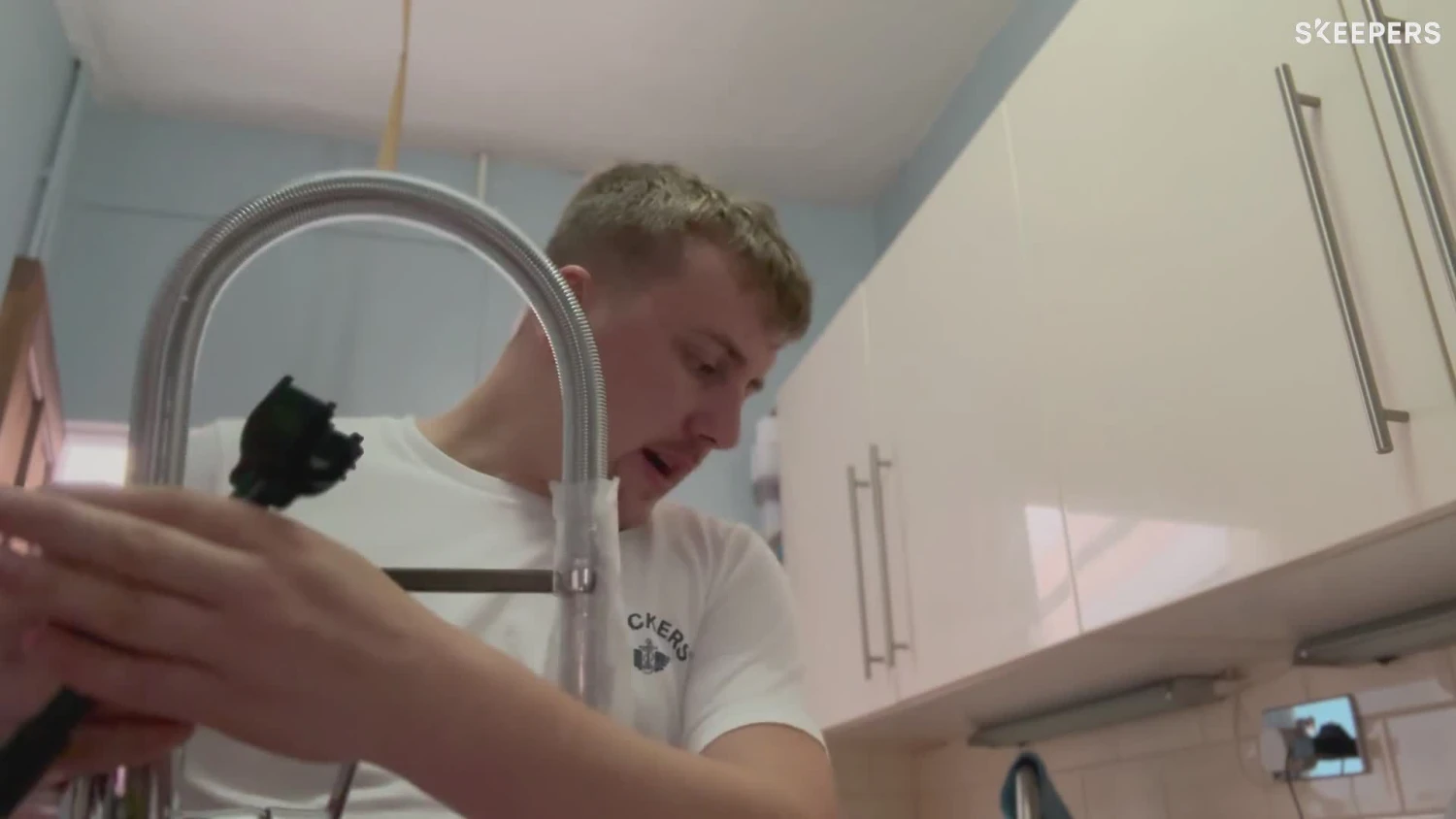 GoodHome Saffron Chrome-plated Kitchen Spring Neck Tap 4 GoodHome Saffron Chrome-plated Kitchen Spring Neck Tap - Image 2