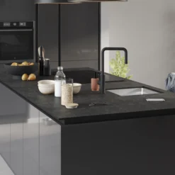 GoodHome Stevia & Garcinia Gloss Anthracite Slab Standard End Panel (H)900mm (W)610mm -Prime Kitchen goodhome stevia garcinia gloss anthracite slab standard end panel h 900mm w 610mm5059340249773 25i