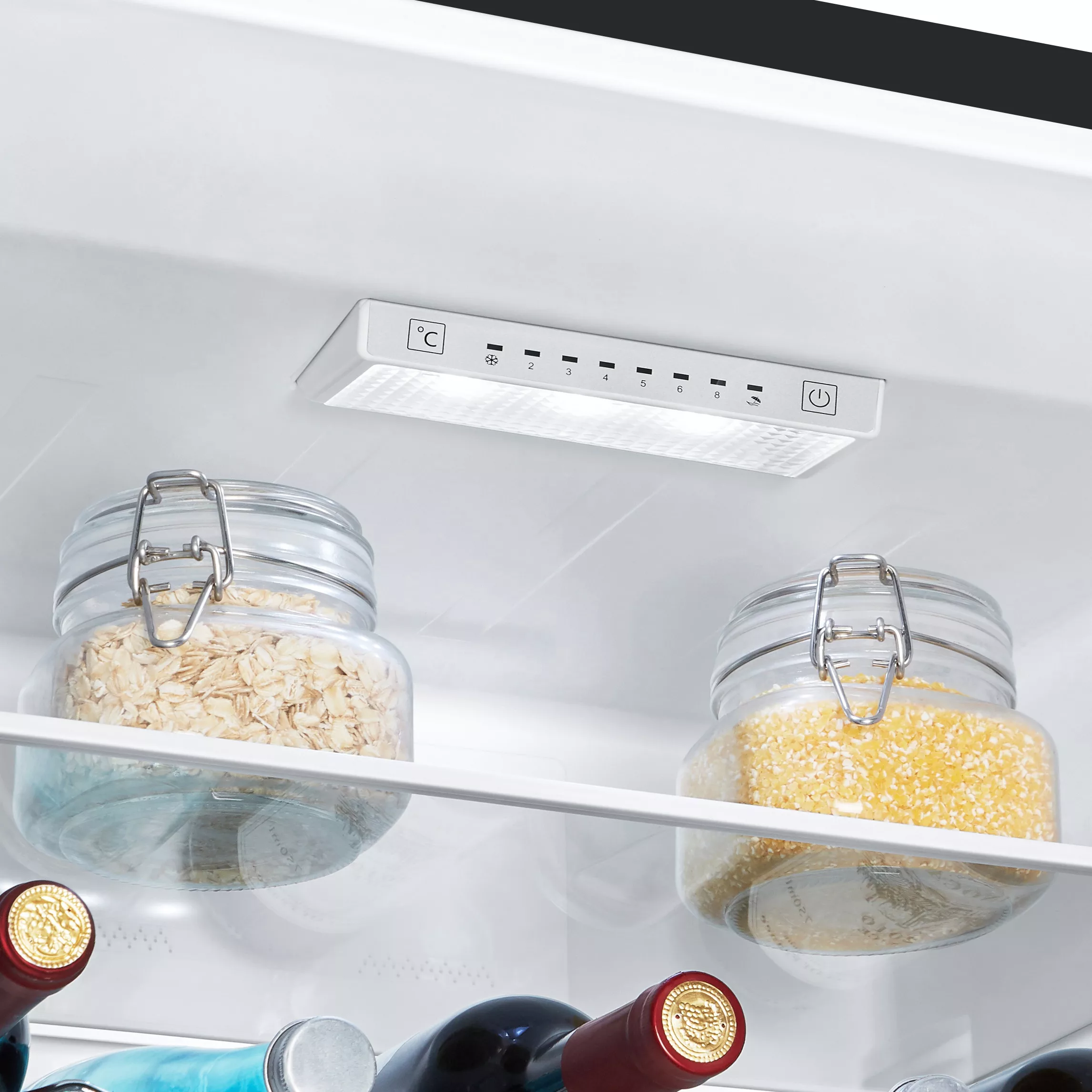 Hisense RB435N4WFE_SSB 60:40 Freestanding Frost Free Fridge Freezer - Black 6 Hisense RB435N4WFE_SSB 60:40 Freestanding Frost Free Fridge Freezer - Black - Image 4