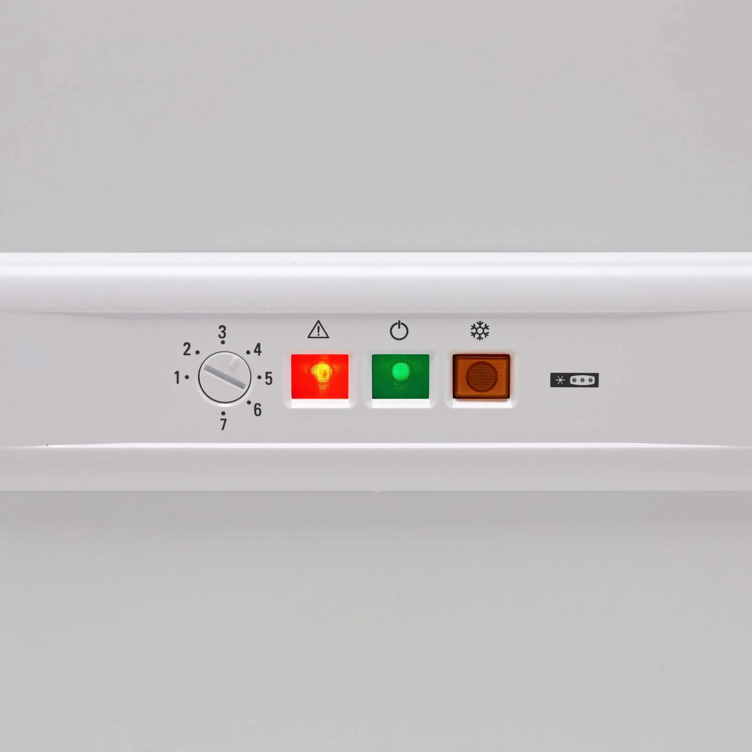 Hotpoint CS1A250HFA1_WH Freestanding Chest Freezer - White 14 Hotpoint CS1A250HFA1_WH Freestanding Chest Freezer - White - Image 12