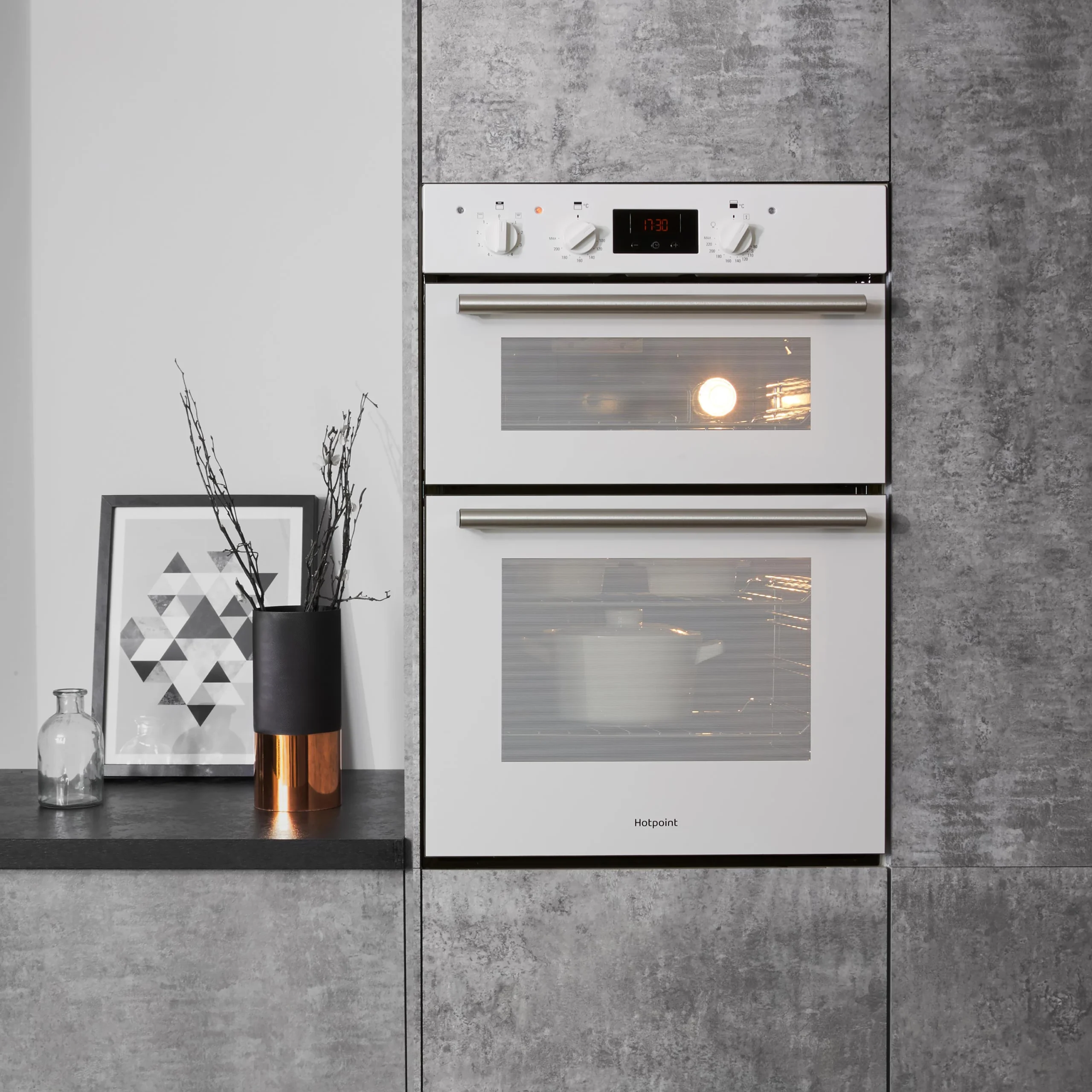 Hotpoint DD2540WH_WH Integrated Electric Double Oven - White 10 Hotpoint DD2540WH_WH Integrated Electric Double Oven - White - Image 8