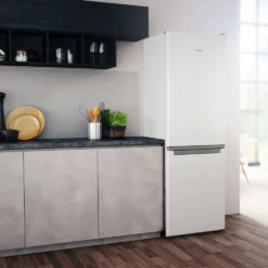 Hotpoint H1NT811EW1_WH 60:40 Freestanding Fridge Freezer - White -Prime Kitchen hotpoint h1nt811ew1 wh 60 40 freestanding fridge freezer white5054645606856 06i bq