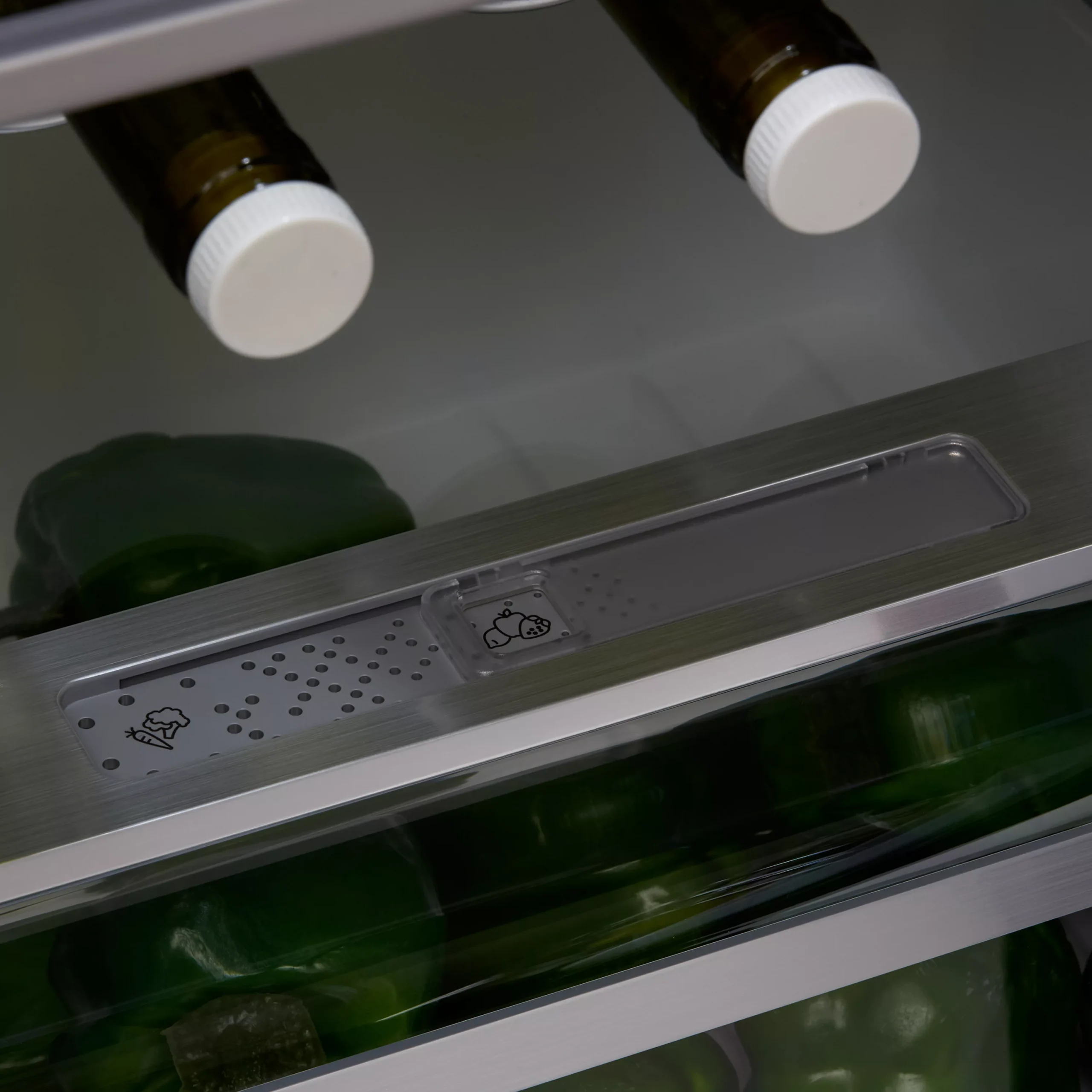 Hotpoint H9T921TKSH2_BK 60:40 Freestanding Fridge Freezer - Black 10 Hotpoint H9T921TKSH2_BK 60:40 Freestanding Fridge Freezer - Black - Image 8