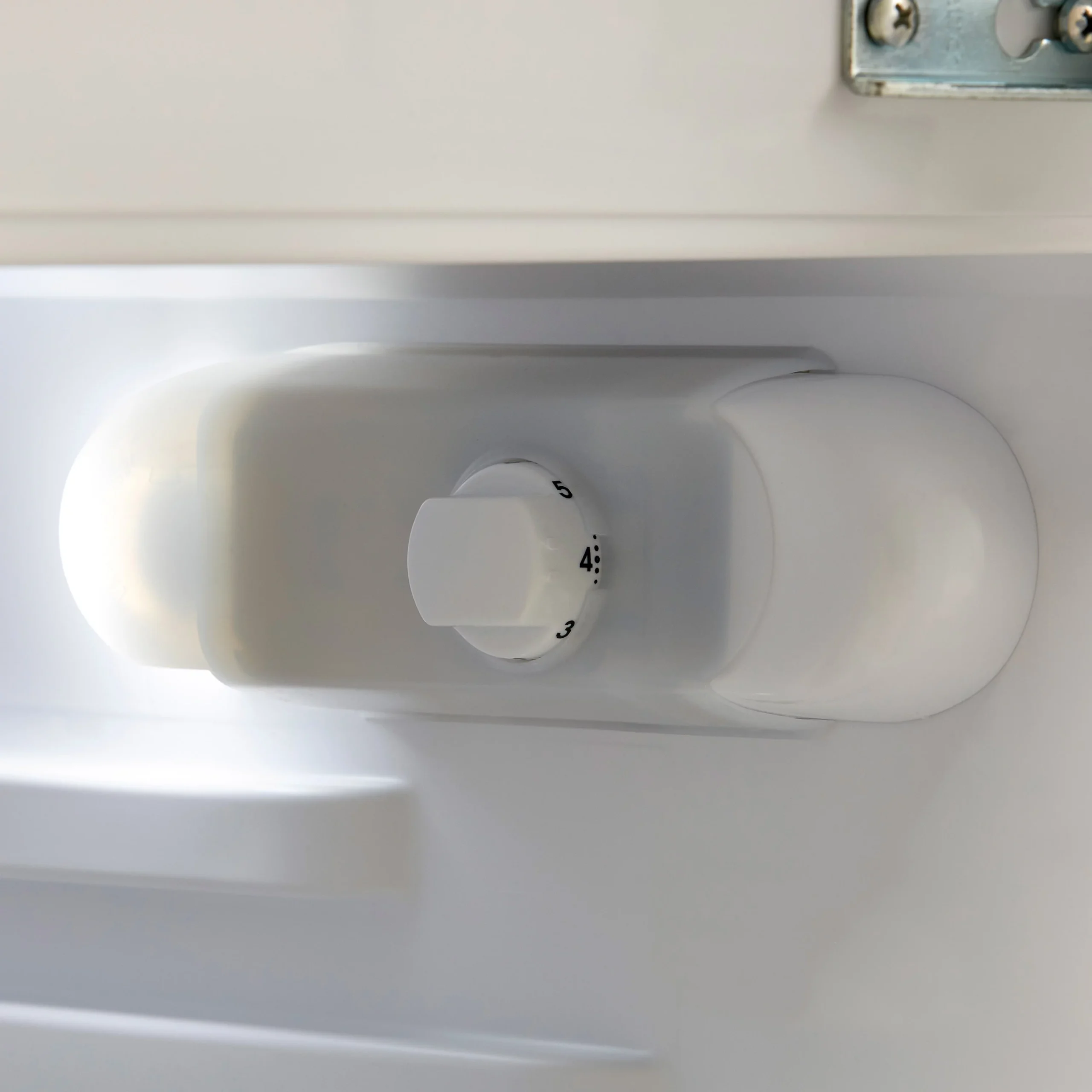 Hotpoint HLA1.UK1_SS Integrated Under Counter Fridge - White 7 Hotpoint HLA1.UK1_SS Integrated Under Counter Fridge - White - Image 5