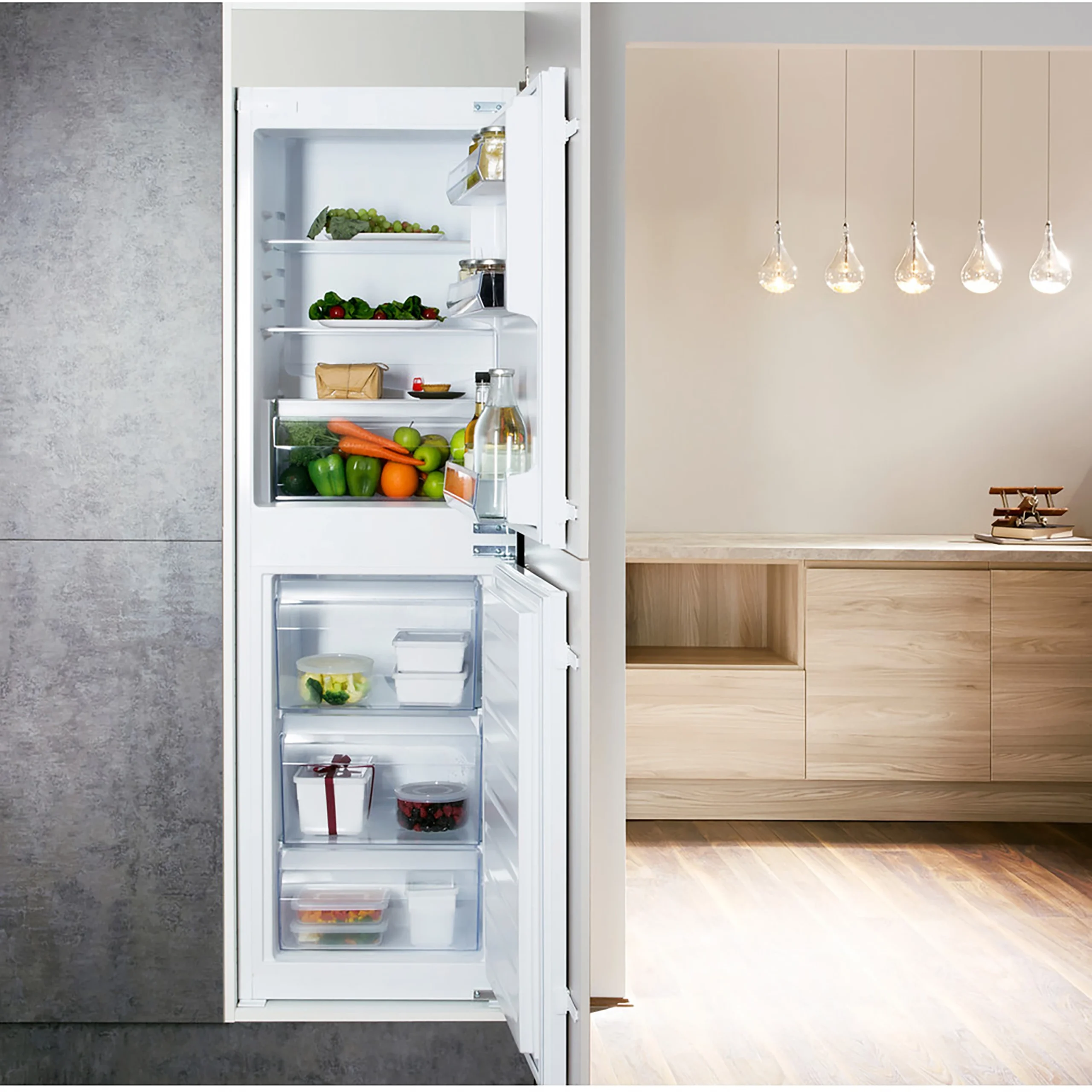 Hotpoint HMCB50501UK_WH 50:50 Built-in Manual Defrost Fridge Freezer - White 8 Hotpoint HMCB50501UK_WH 50:50 Built-in Manual Defrost Fridge Freezer - White - Image 6