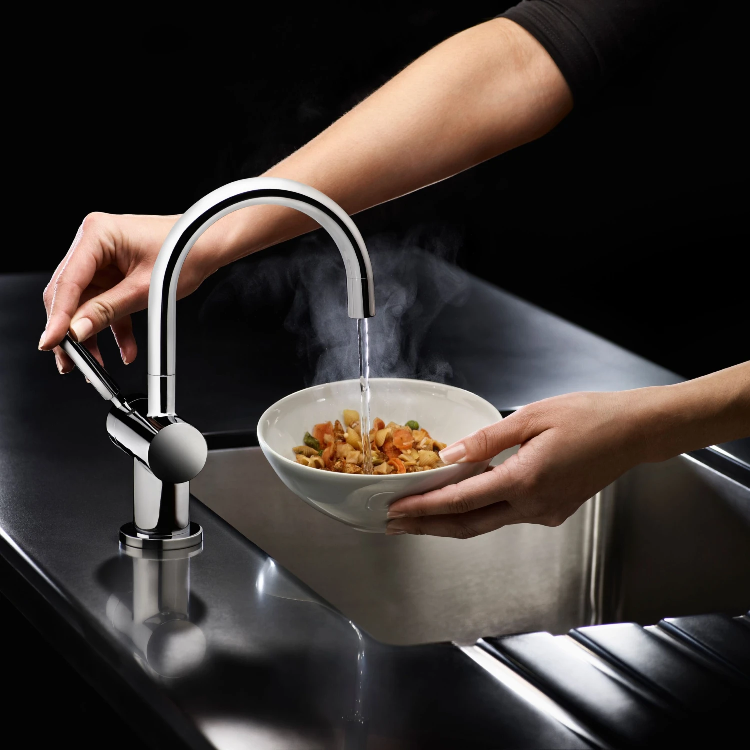 InSinkErator Chrome Effect Filtered Hot & Cold Water Tap 7 InSinkErator Chrome Effect Filtered Hot & Cold Water Tap - Image 5
