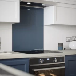Laura Ashley Midnight Seaspray Glass Splashback, (H)750mm (W)600mm (T)6mm -Prime Kitchen laura ashley midnight seaspray glass splashback h 750mm w 600mm t 6mm5060729155387 02i bq