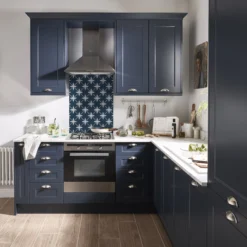 Laura Ashley Wicker Midnight Seaspray Geometric Glass Splashback, (H)750mm (W)600mm (T)6mm -Prime Kitchen laura ashley wicker midnight seaspray geometric glass splashback h 750mm w 600mm t 6mm5060729155509 01i bq