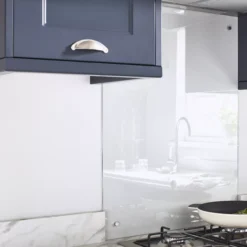 Nashi Transparent Glass Effect Glass Splashback, (H)800mm (W)600mm (T)5mm -Prime Kitchen nashi transparent glass effect glass splashback h 800mm w 600mm t 5mm3663602636755 21i