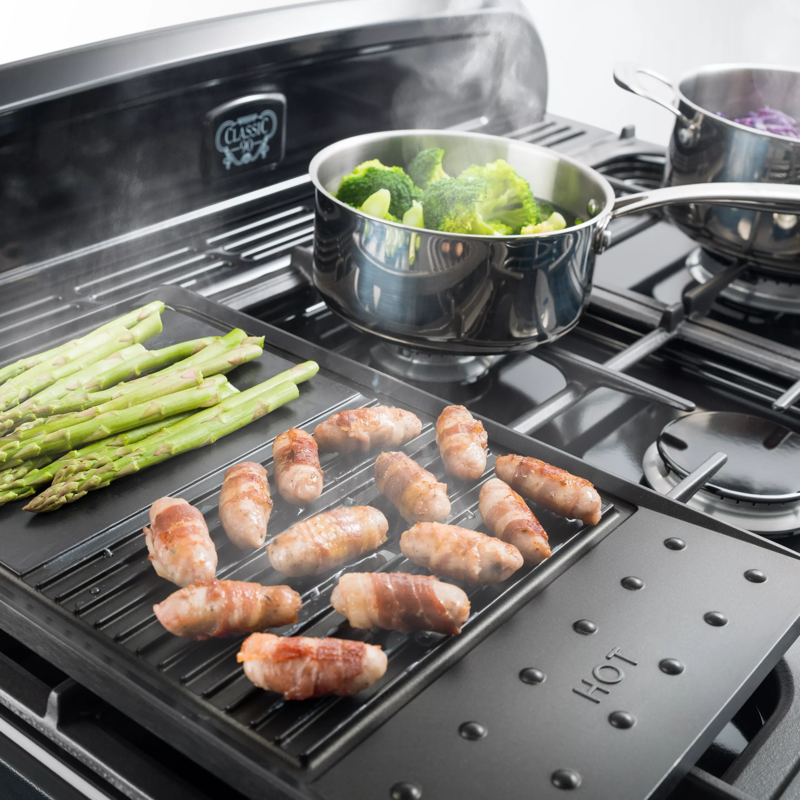 Rangemaster CLA90NGFBLC Freestanding Gas Range Cooker With Gas Hob 6 Rangemaster CLA90NGFBLC Freestanding Gas Range Cooker With Gas Hob - Image 4