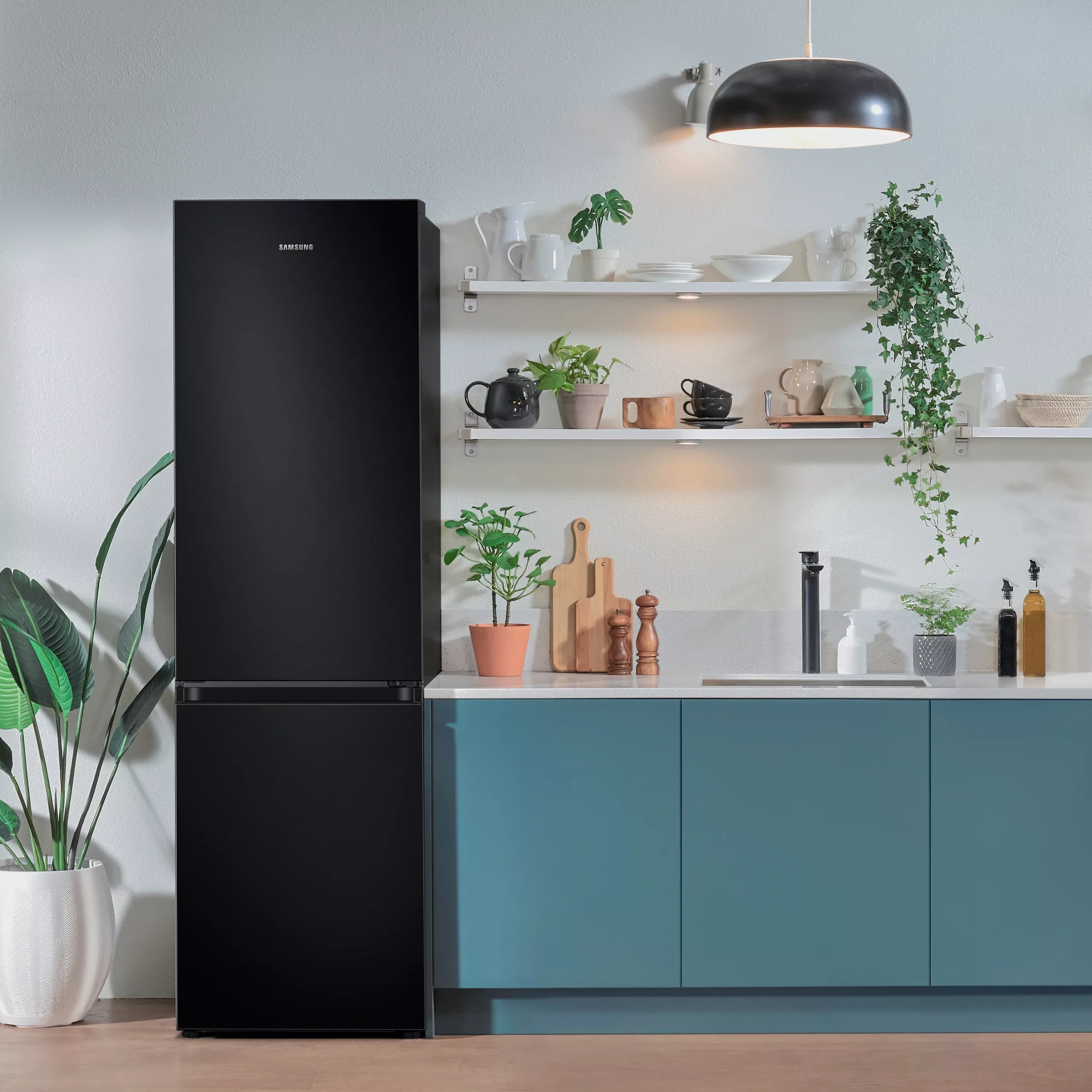 Samsung RB34T602EBN_BK 70:30 Freestanding Frost Free Fridge Freezer - Black 9 Samsung RB34T602EBN_BK 70:30 Freestanding Frost Free Fridge Freezer - Black - Image 7