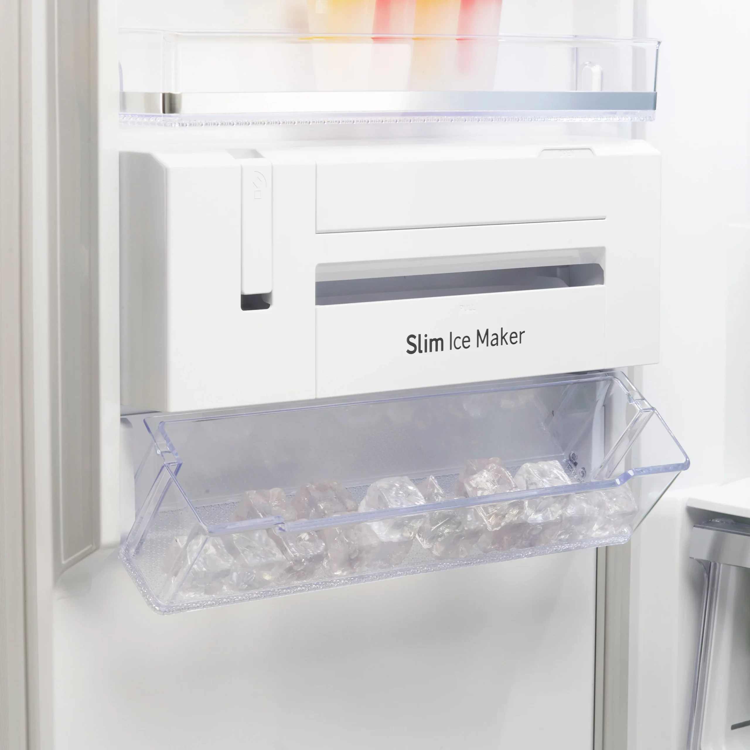 Samsung RZ32M7125WW_WH Freestanding Frost Free Freezer - White 7 Samsung RZ32M7125WW_WH Freestanding Frost Free Freezer - White - Image 5