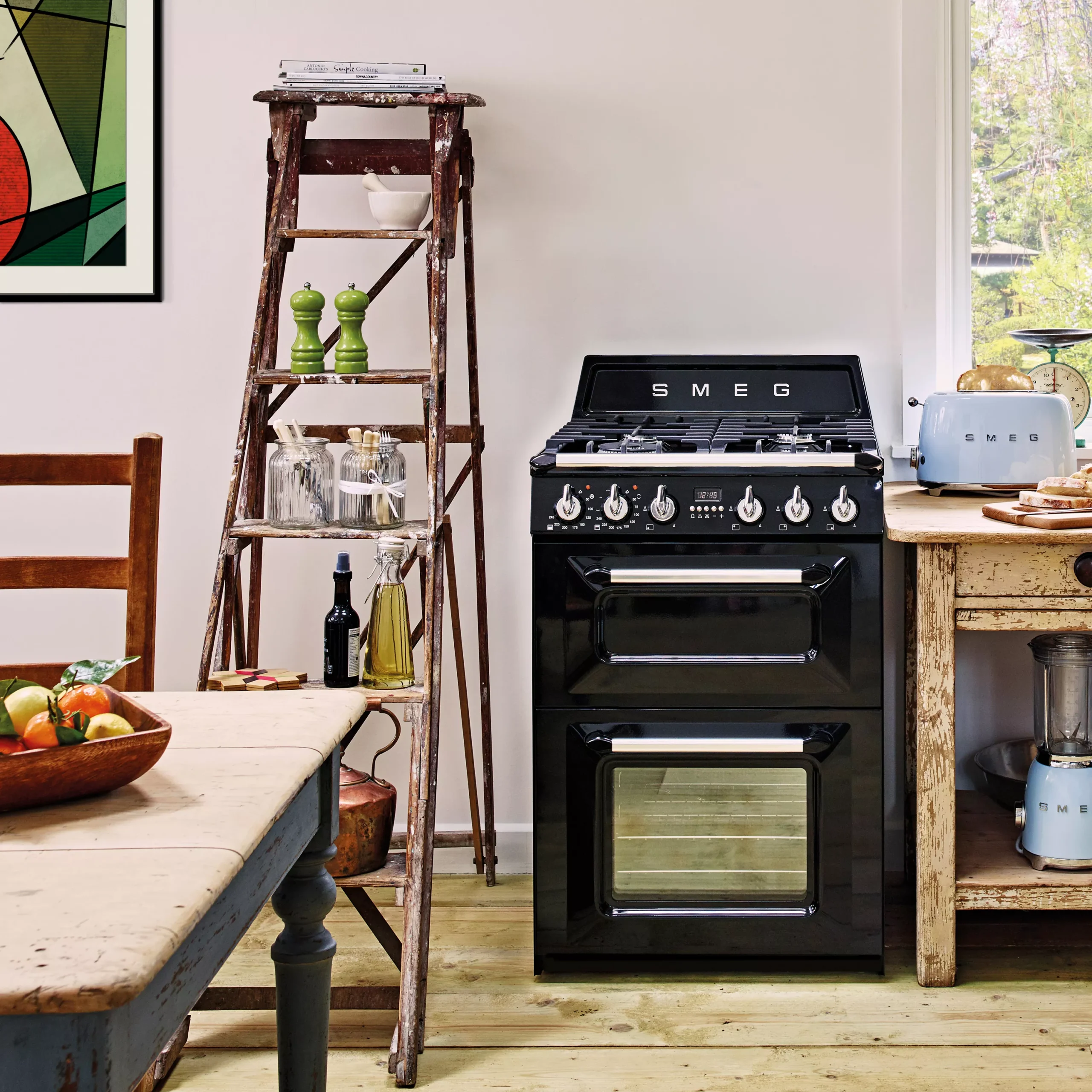 Smeg TR62BL_BK 60cm Double Electric & Gas Cooker With Induction Hob - Black 13 Smeg TR62BL_BK 60cm Double Electric & Gas Cooker With Induction Hob - Black - Image 11