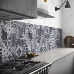Splashwall Alloy Grey Classic Pattern Mosaic Aluminium Splashback, (H)750mm (W)2440mm (T)4mm 6 Splashwall Alloy Grey Classic Pattern Mosaic Aluminium Splashback, (H)750mm (W)2440mm (T)4mm -Prime Kitchen splashwall alloy grey classic pattern mosaic aluminium splashback h 750mm w 2440mm t 4mm5060699097878 01c